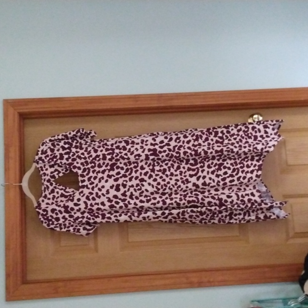 NWOT! CUDDLE DUDS SHORT SLEEVE, ANIMAL PRINT,CUTOUT, SHARKBITE HEM MIDI DRESS.